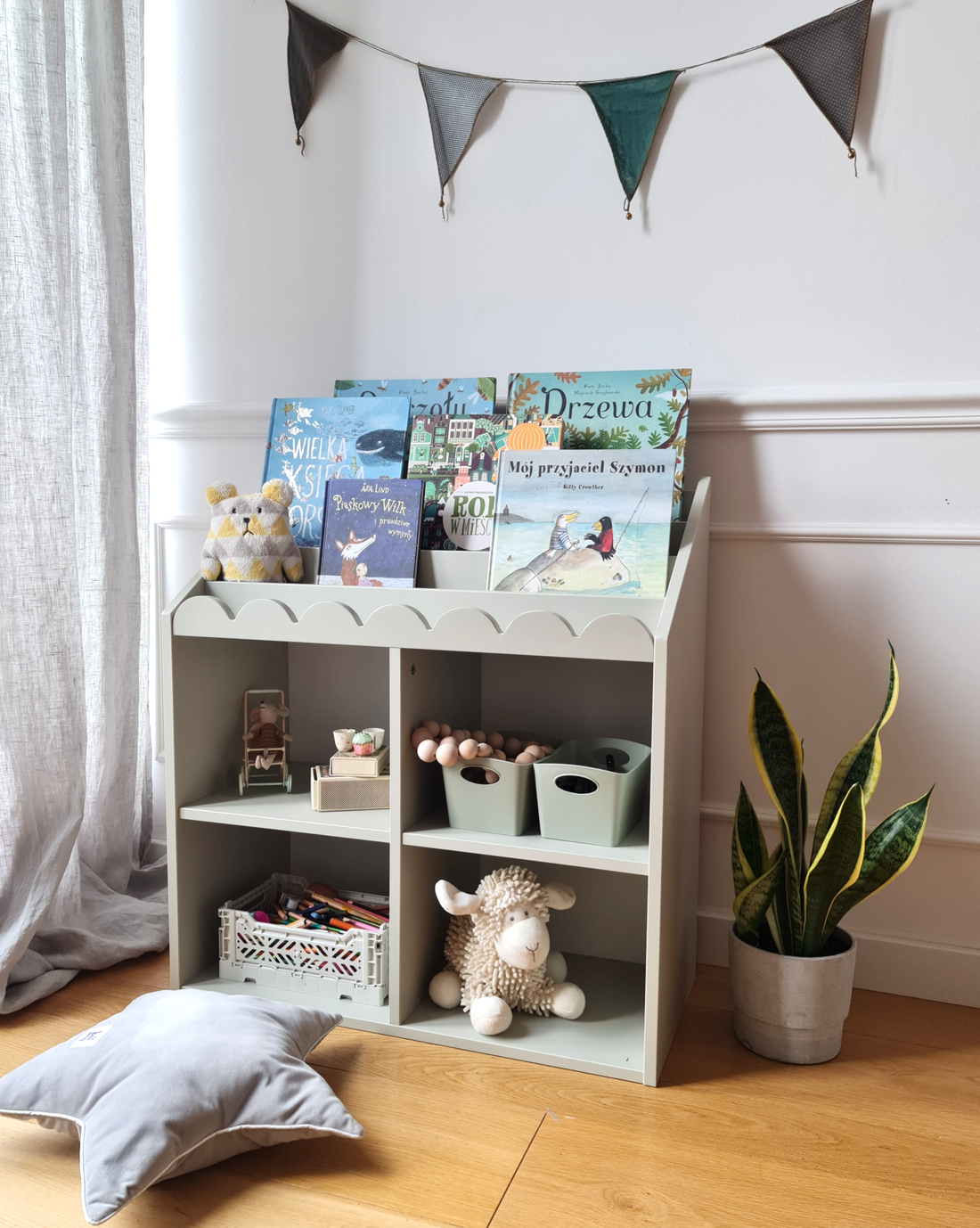 Book Nook Kinderregal für Bücher und Spielzeug im Montessori-Stil