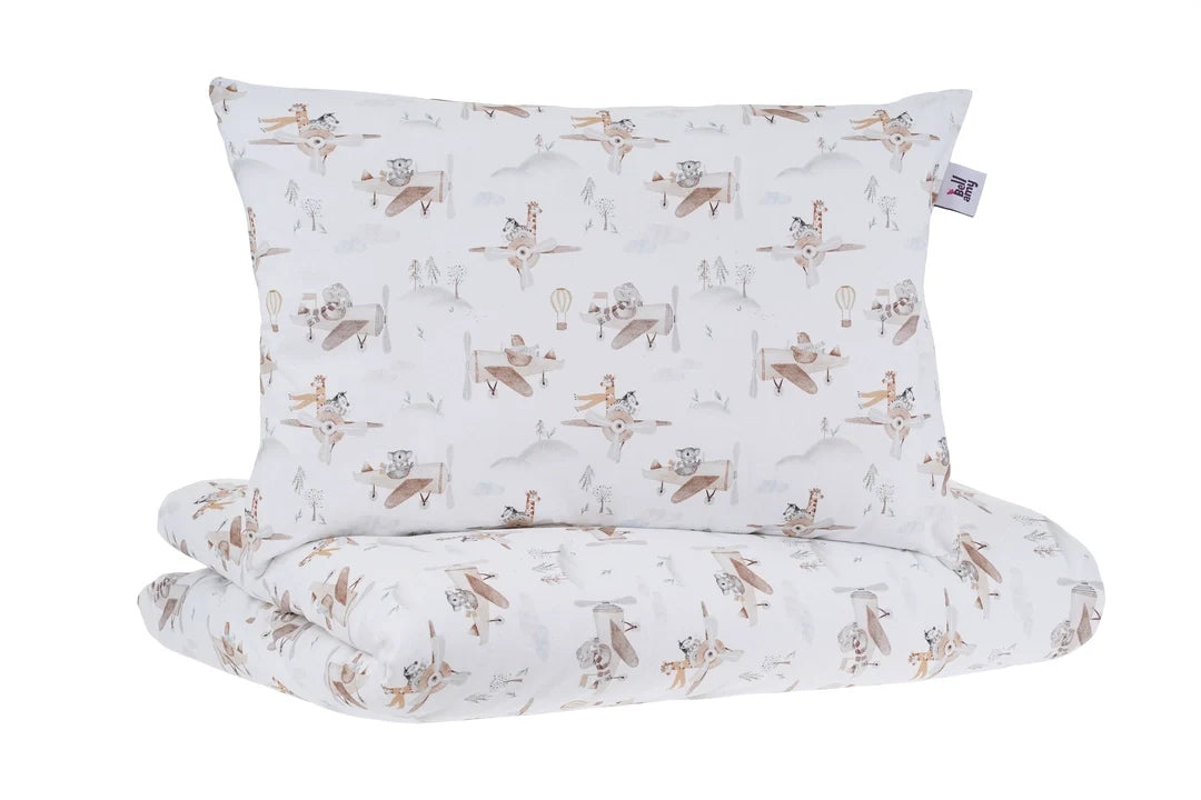 Bellamy Sky Adventure Bettwäsche-Set 2-teilig mit Füllung 100x135 cm, Bettdecke und Kissen aus OEKO-TEX zertifizierter Baumwolle mit antiallergischer Silikonwattierung für Babys und Kleinkinder