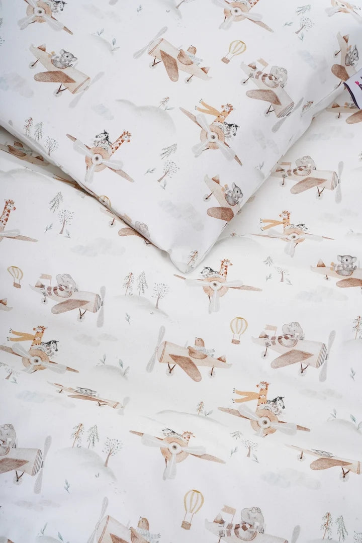 Bellamy Sky Adventure Bettwäsche-Set 2-teilig mit Füllung 100x135 cm, Bettdecke und Kissen aus OEKO-TEX zertifizierter Baumwolle mit antiallergischer Silikonwattierung für Babys und Kleinkinder