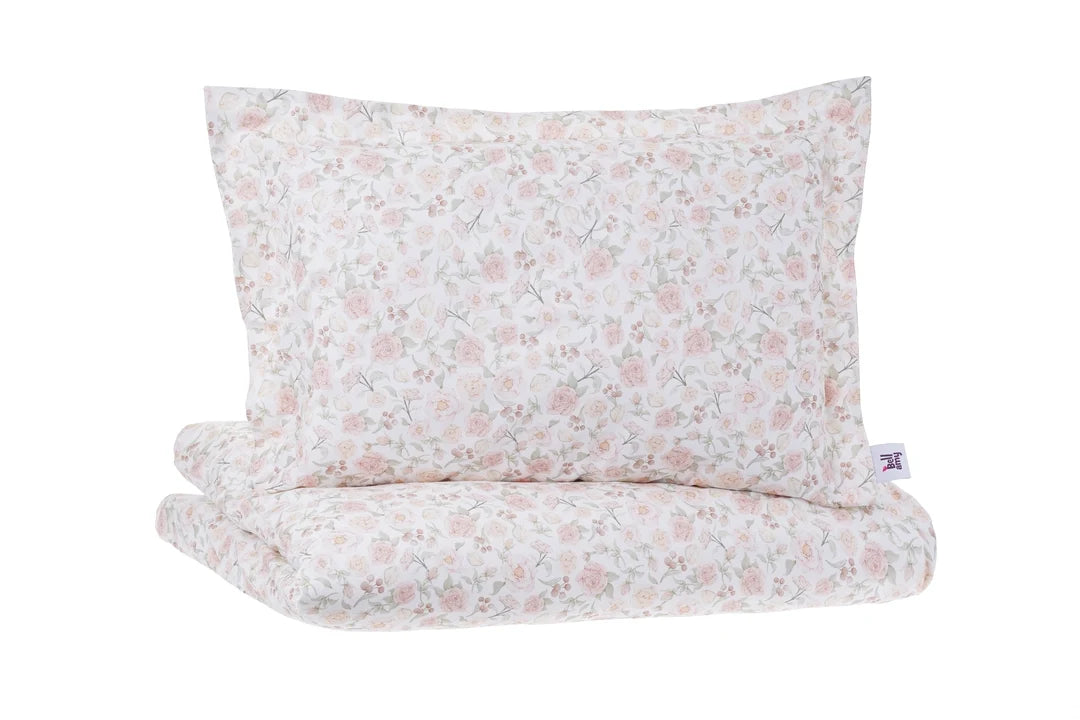 Bellamy Blooming Rose Kinderbettwäsche Set 2 teilig mit Füllung 100x135 cm aus zertifizierter OEKO-TEX Baumwolle in Rosa mit Blumenmuster