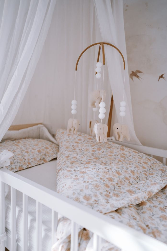 Bellamy Blooming Rose Kinderbettwäsche Set 2 teilig mit Füllung 100x135 cm aus zertifizierter OEKO-TEX Baumwolle in Rosa mit Blumenmuster
