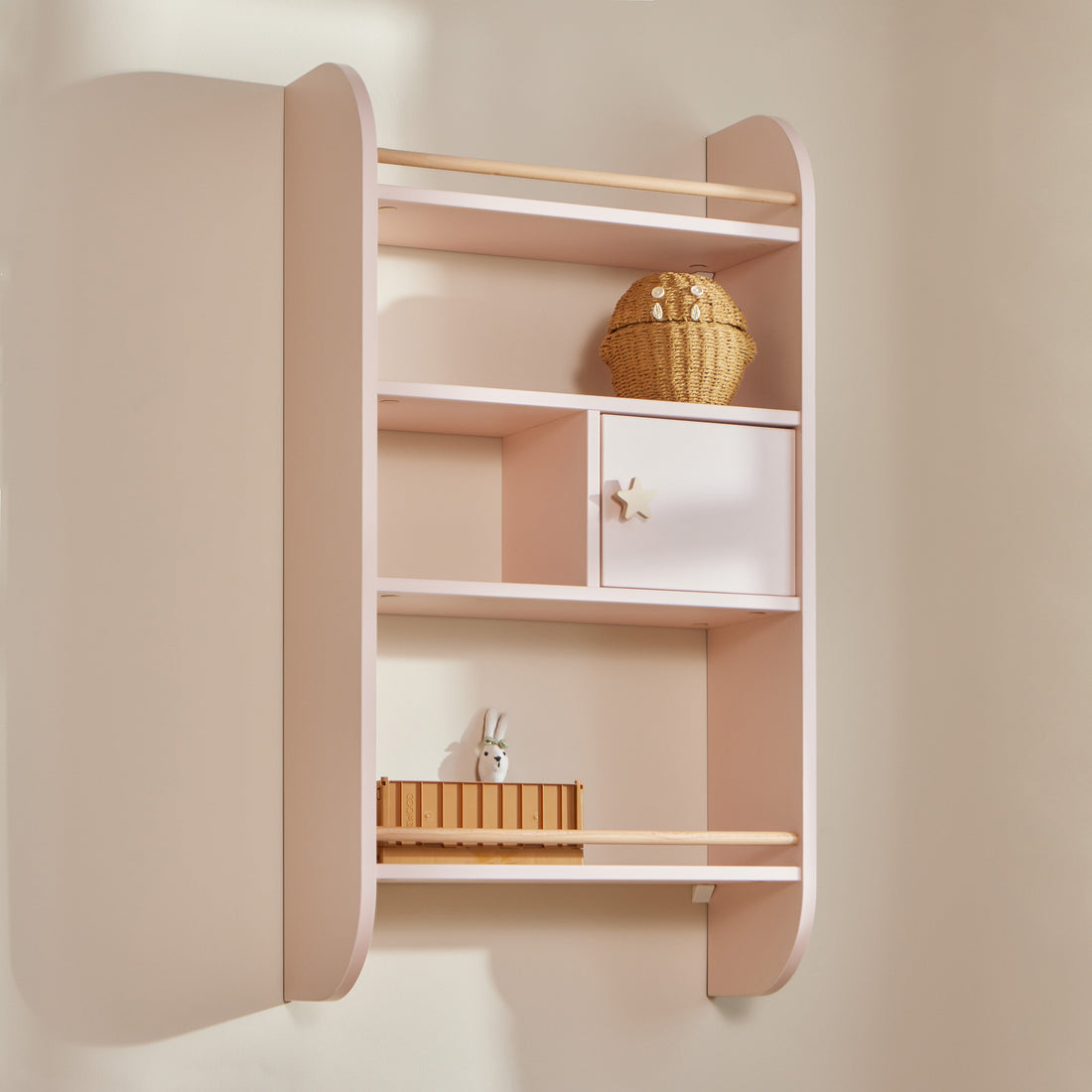 Bellamy Rainbow Wandregal mit Schrank und vier Ablagen im Kinderzimmer