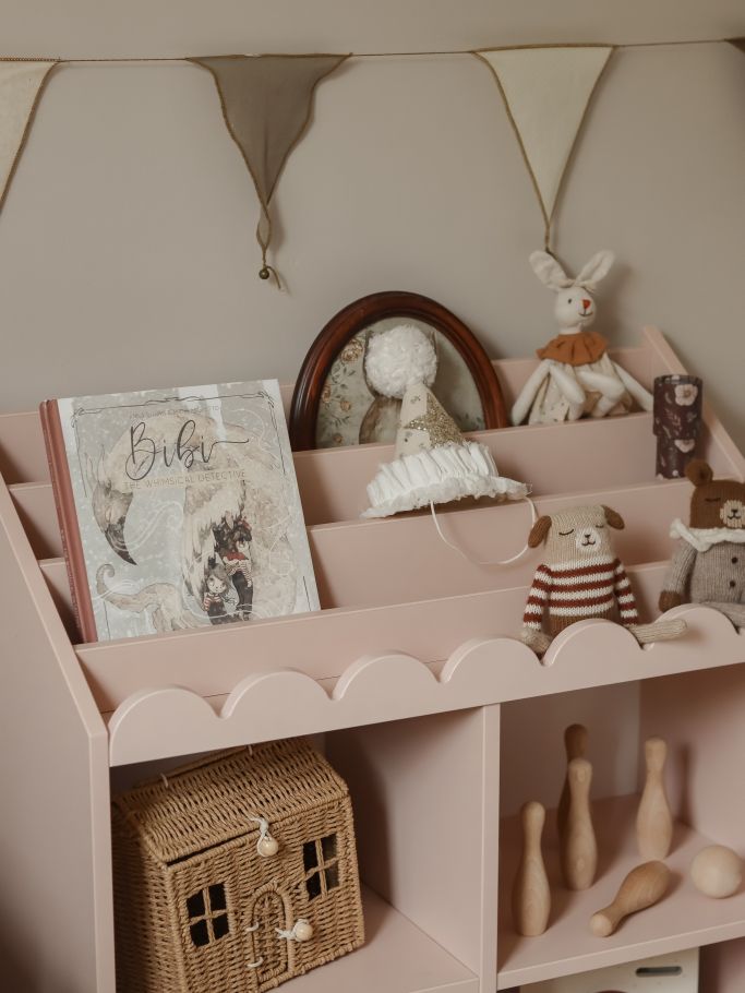 Book Nook Kinderregal für Bücher und Spielzeug im Montessori-Stil