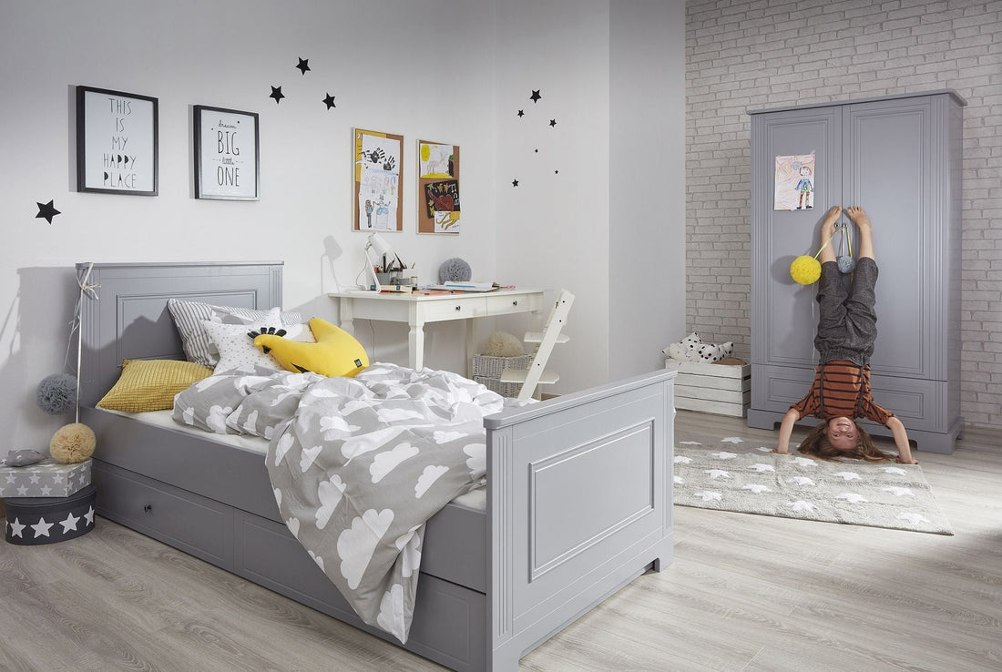 Ines Kleiderschrank 2-türig hoch für das Kinderzimmer