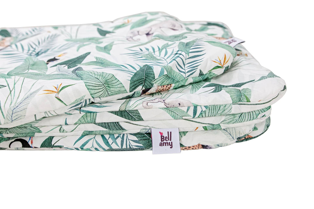 Bellamy Jungle Bettwäsche-Set 2-teilig mit Füllung (100x135 cm), Kissen und Decke aus OEKO-TEX-zertifizierter Baumwollmusselin mit antiallergischer Silikonhohlfaserfüllung, Dschungel-Design für Babys und Kleinkinder