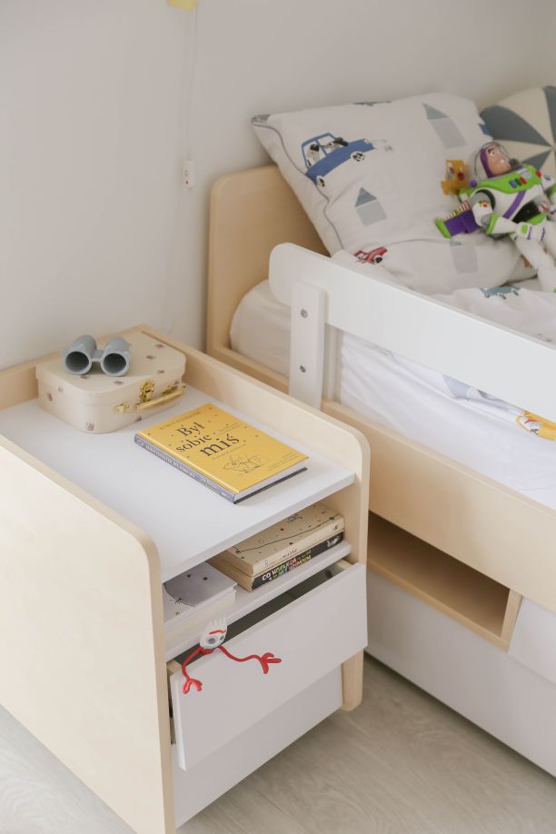 Bellamy So Sixty Rollcontainer mit 2 Schubladen im Retro-Design der 60er Jahre, mit hohen Holzbeinen und bodenschonenden Rollen, 41x54x54 cm