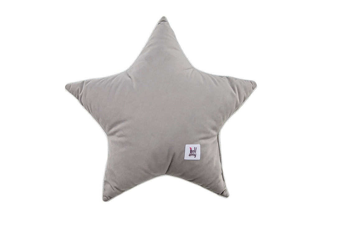 Silbernes Stern-Samtkissen von Bellamy, dekoratives Kinderkissen in Sternform mit silbernem Einfassband, 50x50 cm, hergestellt in Polen
