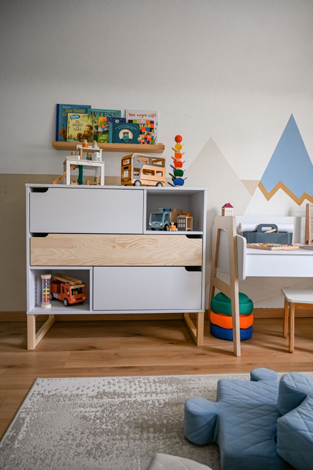 Bellamy Tatam Kommode mit 3 Schubladen in Weiß, Push-to-Open-System, 2 Einlegeböden, wickeltischkompatibel, 100x91,6x50 cm