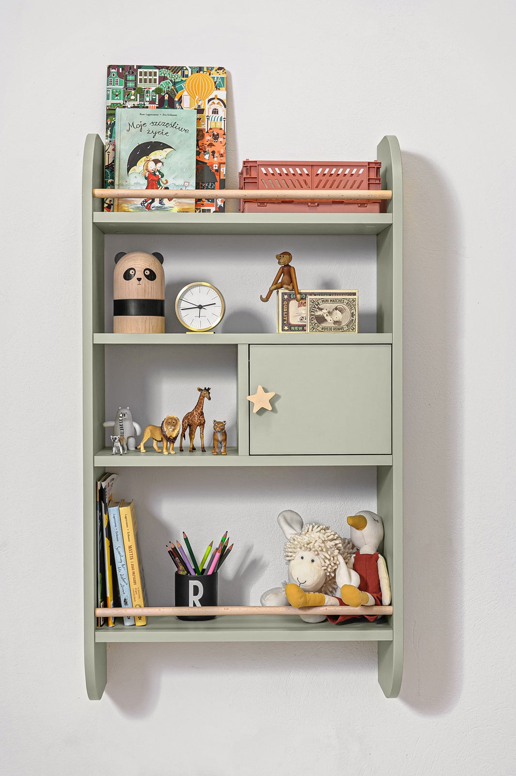 Bellamy Rainbow Wandregal mit Schrank und vier Ablagen im Kinderzimmer