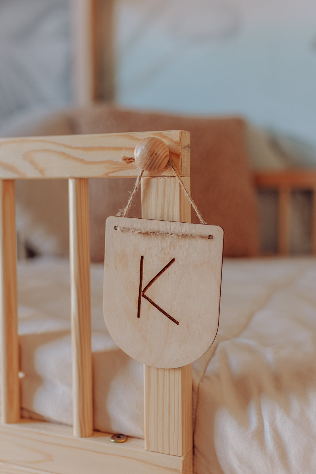 Dream Nest Hausbett 80x160 mit Rausfallschutz für Kinder
