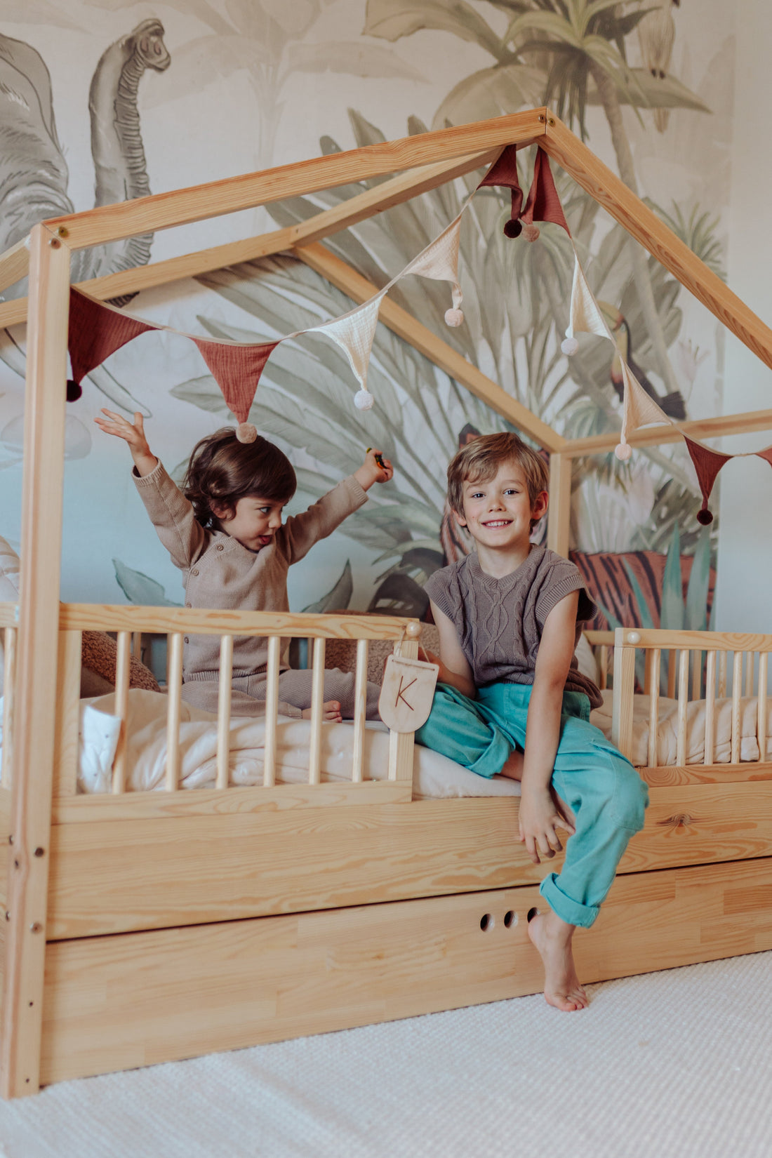 Dream Nest Hausbett 80x160 mit Rausfallschutz für Kinder