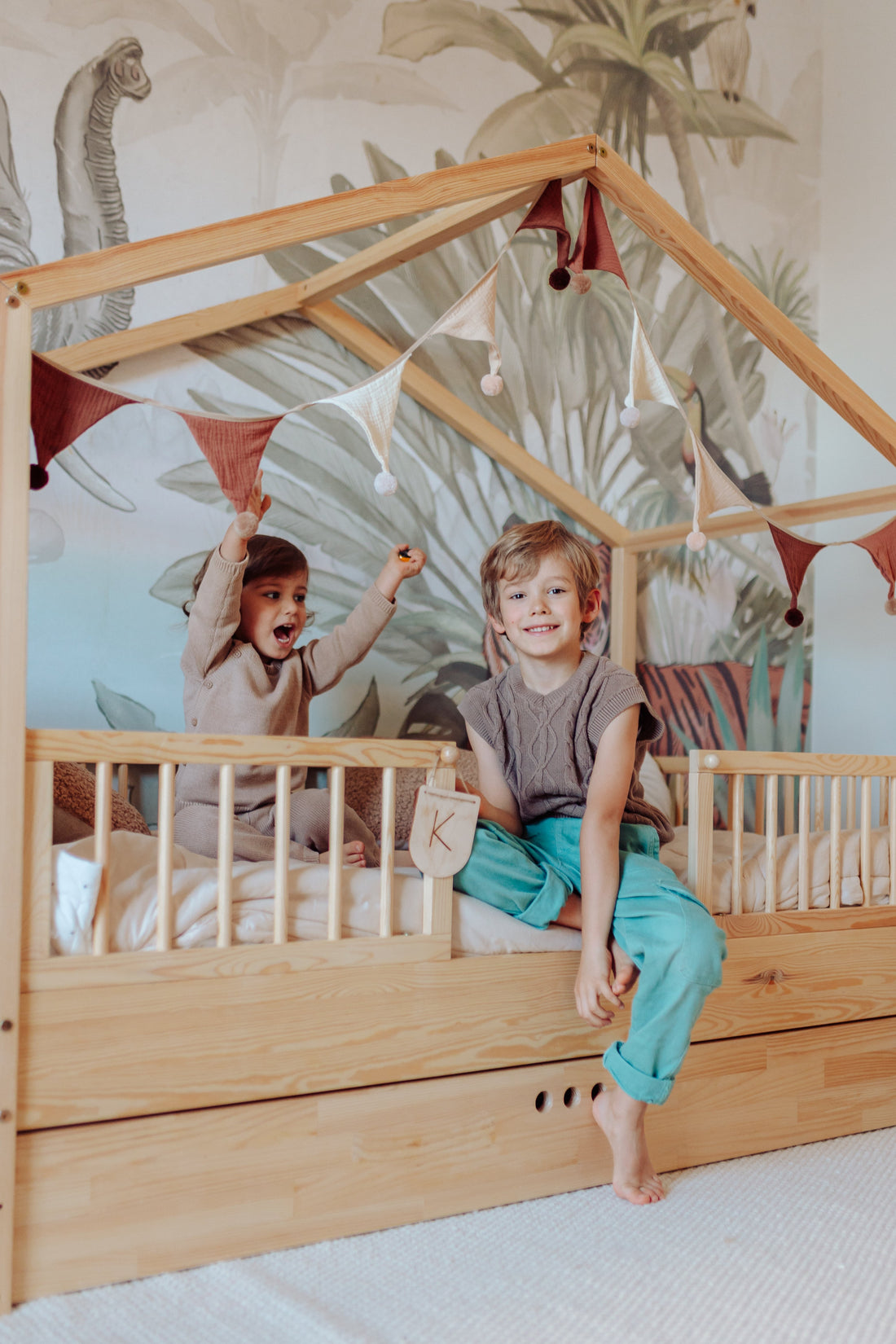 Dream Nest Hausbett 80x160 mit Rausfallschutz für Kinder