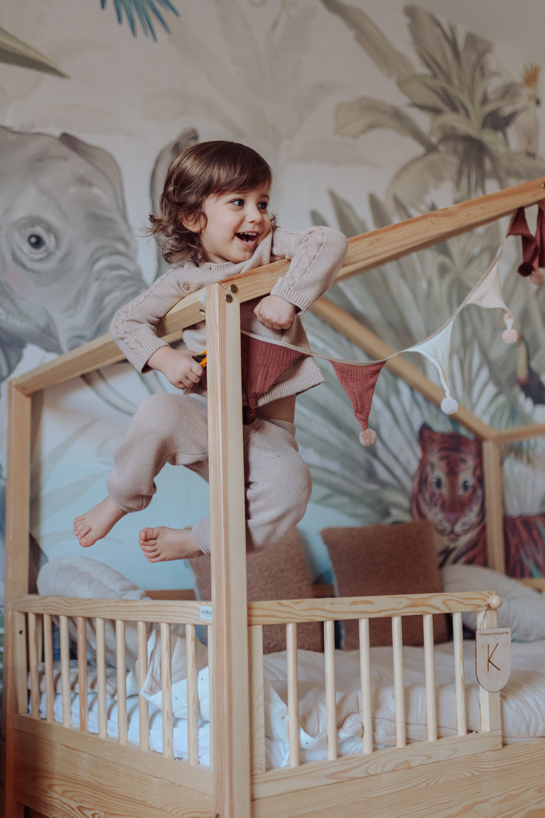Dream Nest Hausbett 80x160 mit Rausfallschutz für Kinder