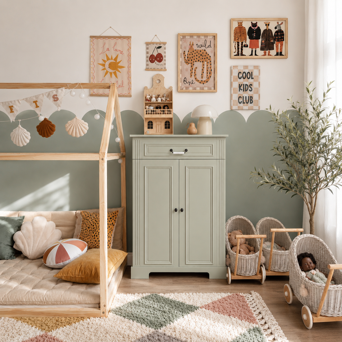 Bellamy Ines hohe zweitürige Kommode mit Porzellangriff für das Kinderzimmer