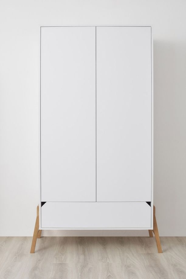 Lotta Kleiderschrank