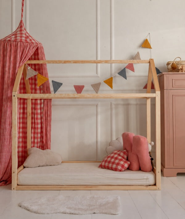 Bellamy Wood Nest Montessori Hausbett für Kinder in Weiß, 70 x 140 cm, mit niedriger Konstruktion und dekorativem Holzrahmen in Hausform