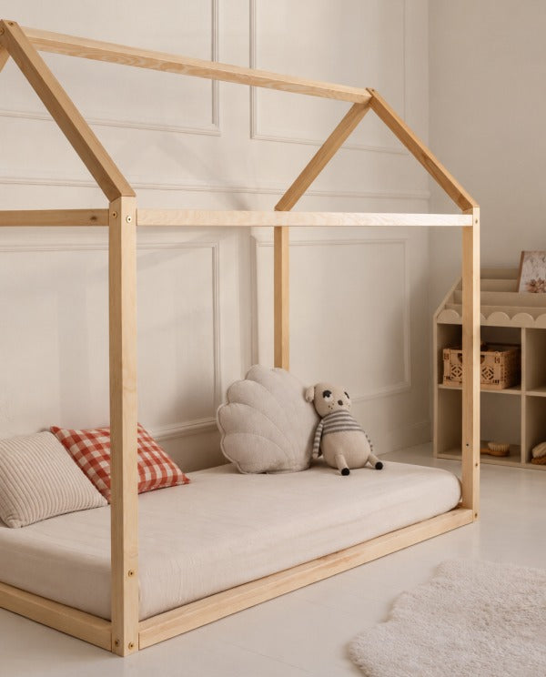 Bellamy Wood Nest Montessori Hausbett für Kinder in Weiß, 70 x 140 cm, mit niedriger Konstruktion und dekorativem Holzrahmen in Hausform